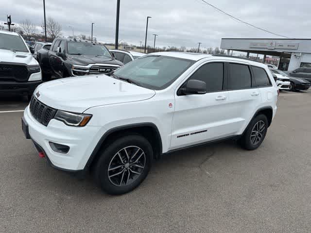 Thumbnail: 2018 Jeep Grand Cherokee - 16