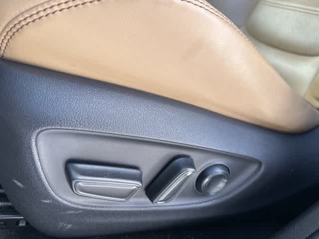 Thumbnail: 2019 Toyota RAV4 - 8