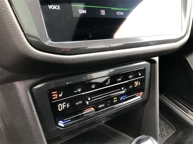 Thumbnail: 2022 Volkswagen Tiguan - 15