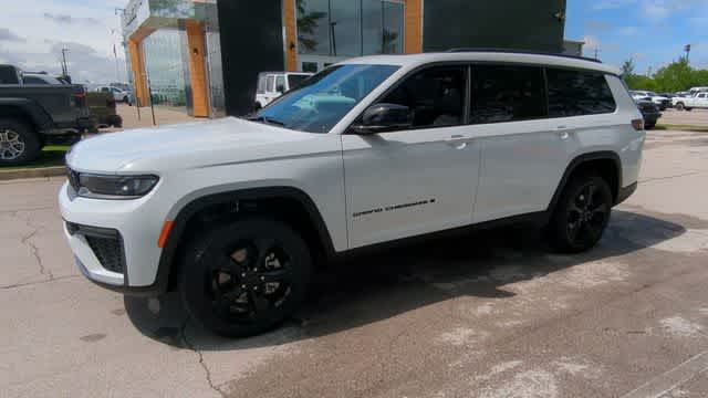 Thumbnail: 2026 Jeep Grand Cherokee L - 4