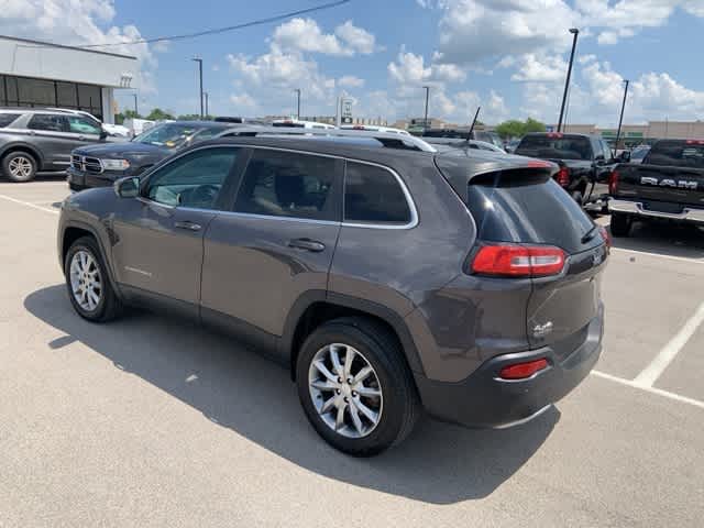Thumbnail: 2018 Jeep Cherokee - 17