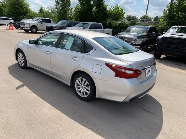 Thumbnail: 2018 Nissan Altima - 11
