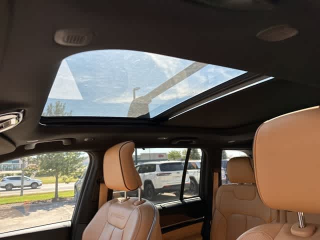 Thumbnail: 2022 Jeep Grand Cherokee - 5
