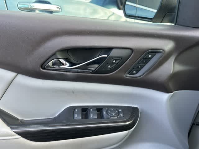 Thumbnail: 2017 GMC Acadia - 13