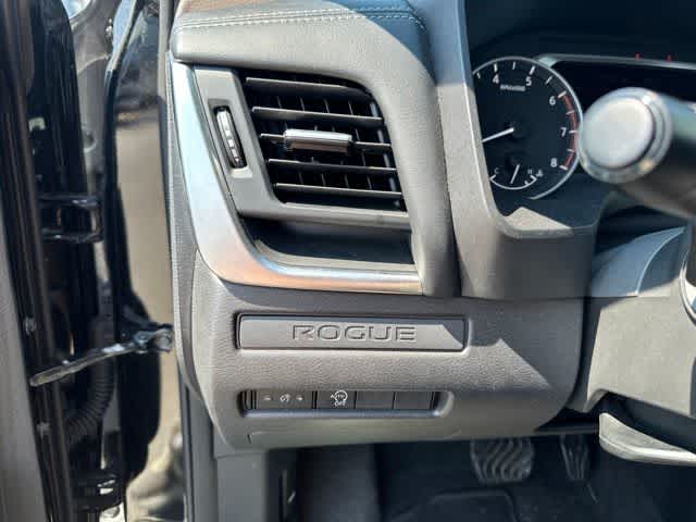 Thumbnail: 2023 Nissan Rogue - 12