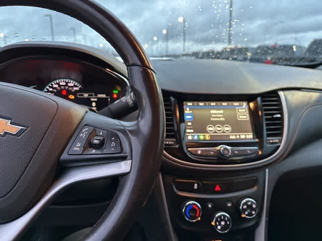 Thumbnail: 2018 Chevrolet Trax - 10