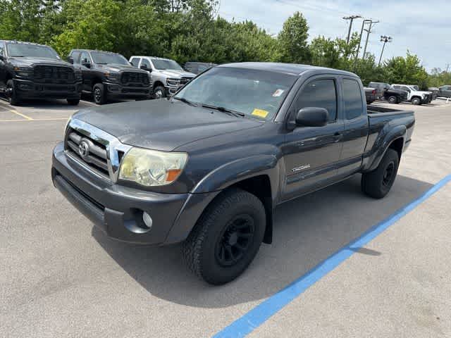 Thumbnail: 2010 Toyota Tacoma - 11