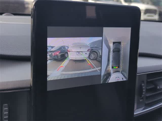 Thumbnail: 2020 Ford Explorer - 32