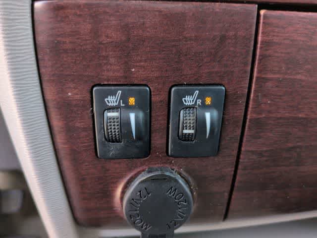 Thumbnail: 2014 Toyota Sienna - 37