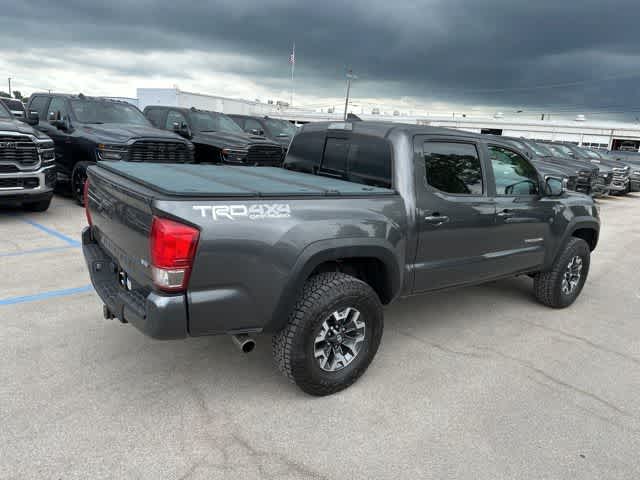 Thumbnail: 2017 Toyota Tacoma - 21
