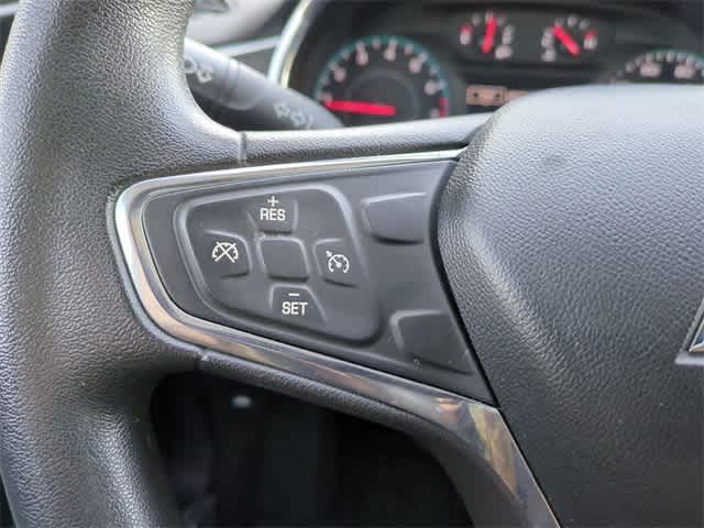 Thumbnail: 2017 Chevrolet Malibu - 24