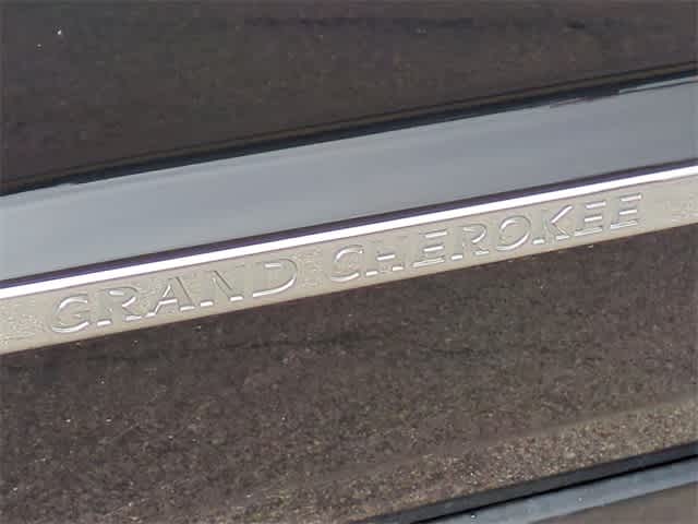 Thumbnail: 2013 Jeep Grand Cherokee - 13