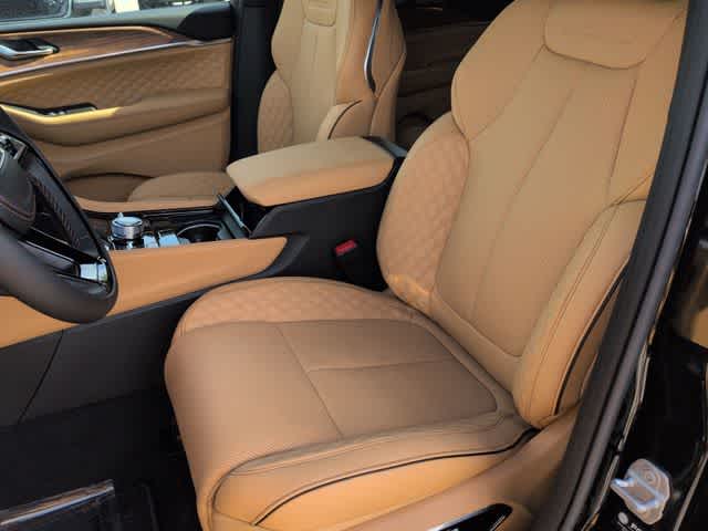 Thumbnail: 2026 Jeep Grand Cherokee - 17