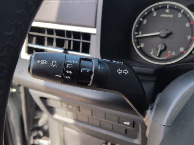 Thumbnail: 2024 Mitsubishi Outlander - 25