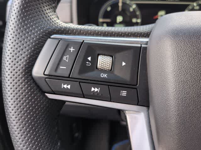 Thumbnail: 2025 Mitsubishi Outlander - 25