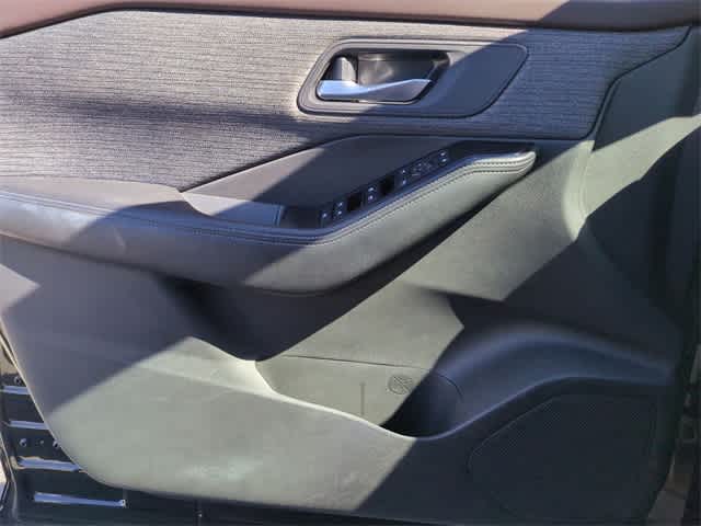 Thumbnail: 2023 Nissan Rogue - 31