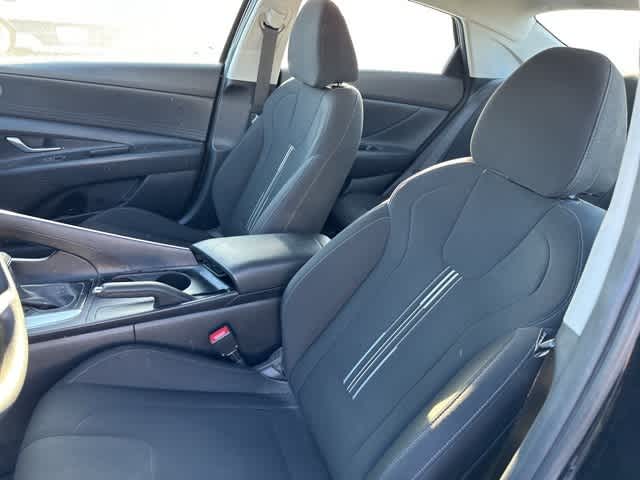 Thumbnail: 2023 Hyundai Elantra - 3