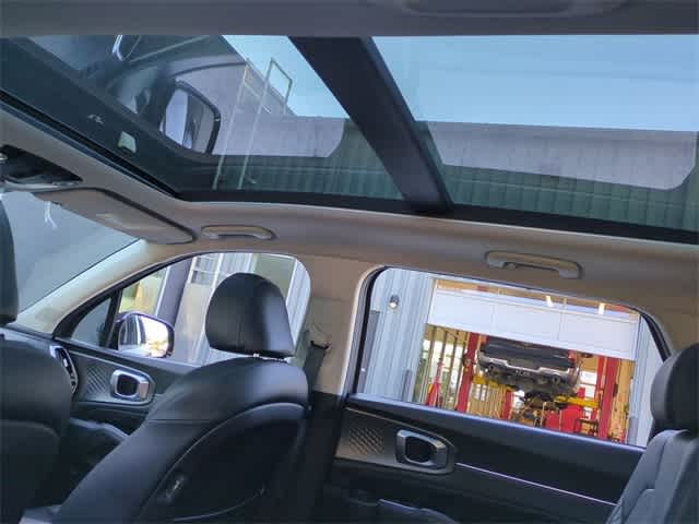 Thumbnail: 2022 Kia Sorento - 20