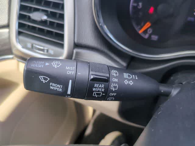 Thumbnail: 2020 Jeep Grand Cherokee - 28