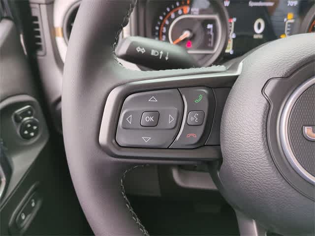 Thumbnail: 2025 Jeep Gladiator - 23