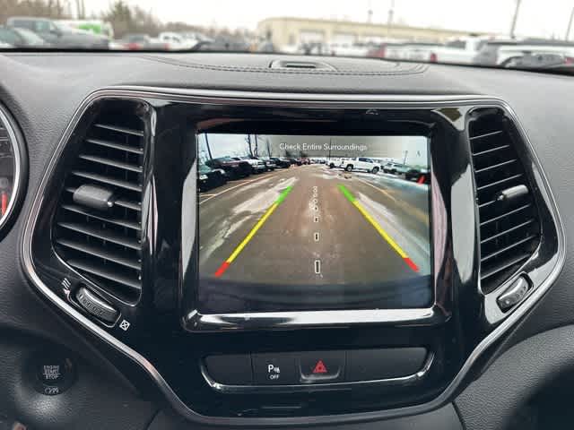 Thumbnail: 2019 Jeep Cherokee - 10