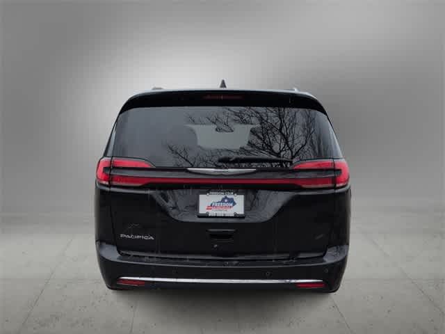 Thumbnail: 2021 Chrysler Pacifica - 7