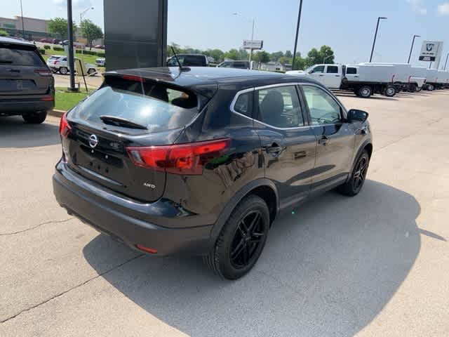Thumbnail: 2019 Nissan Rogue Sport - 20