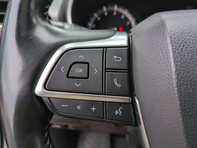 Thumbnail: 2020 Toyota Highlander - 25