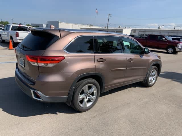 Thumbnail: 2017 Toyota Highlander - 25