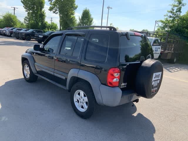Thumbnail: 2005 Jeep Liberty - 12