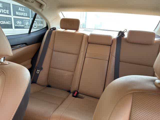 Thumbnail: 2017 Lexus ES - 4