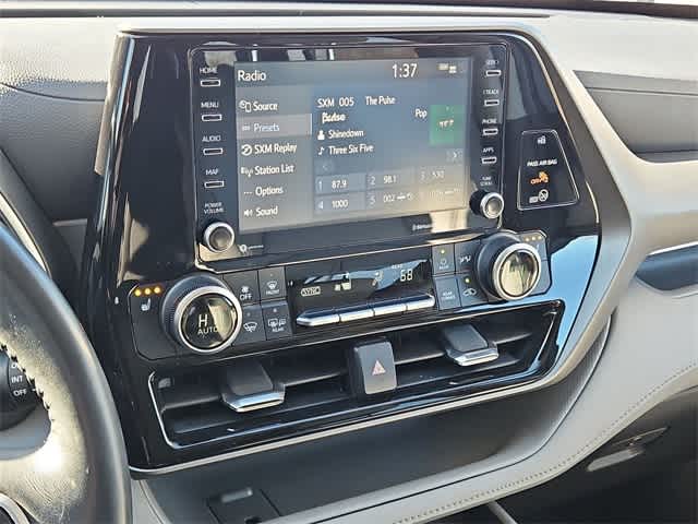 Thumbnail: 2022 Toyota Highlander - 30