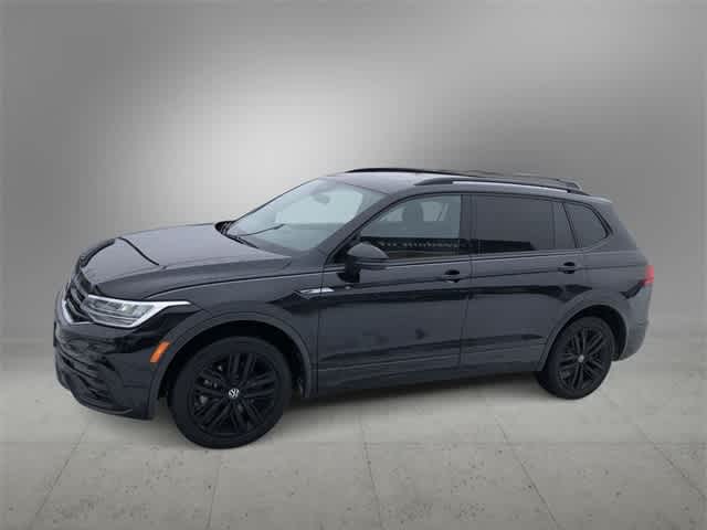 Thumbnail: 2022 Volkswagen Tiguan - 3