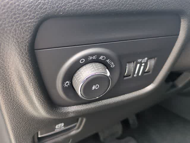 Thumbnail: 2025 Jeep Grand Cherokee - 18