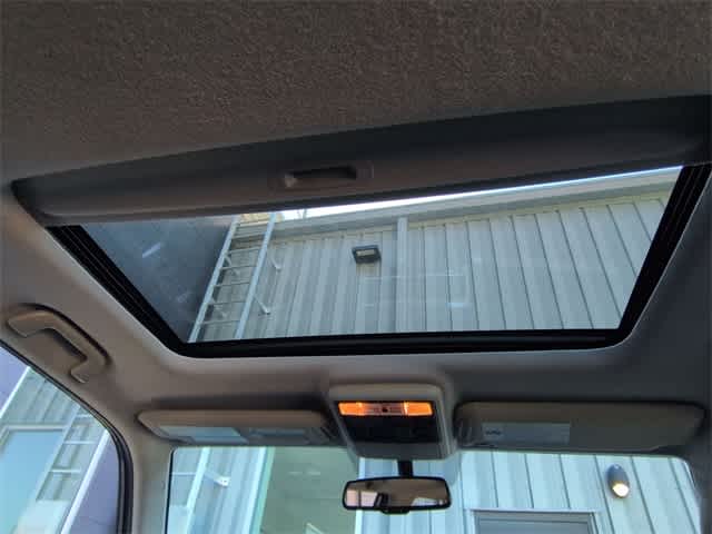 Thumbnail: 2017 Toyota 4Runner - 23