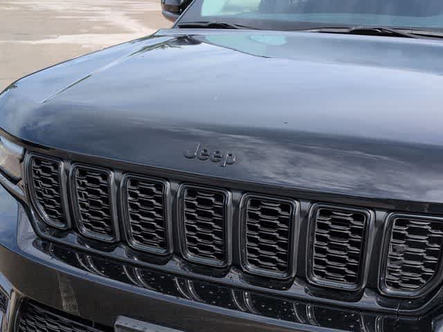 Thumbnail: 2023 Jeep Grand Cherokee - 12