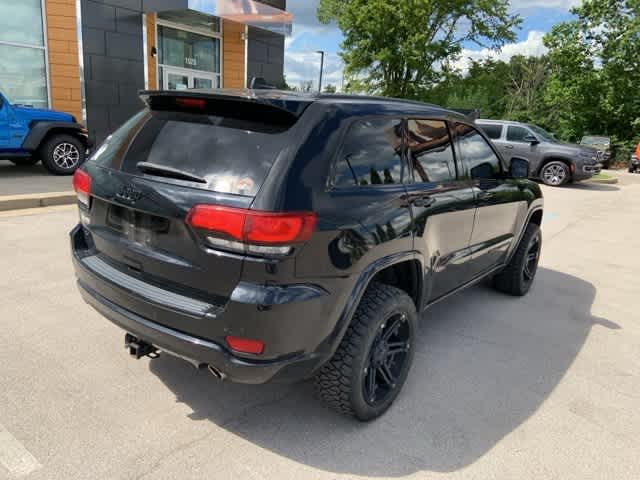 Thumbnail: 2018 Jeep Grand Cherokee - 21