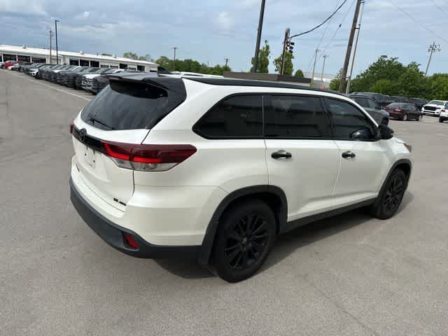 Thumbnail: 2019 Toyota Highlander - 21