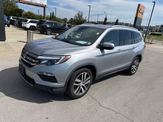 Thumbnail: 2017 Honda Pilot - 15