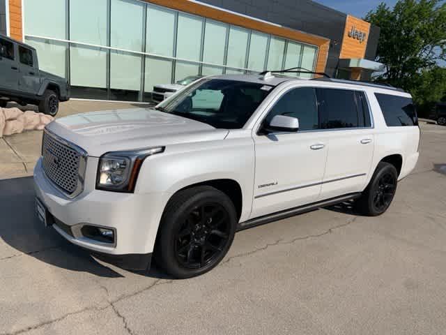 Thumbnail: 2017 GMC Yukon XL - 22