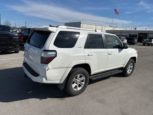 Thumbnail: 2016 Toyota 4Runner - 18