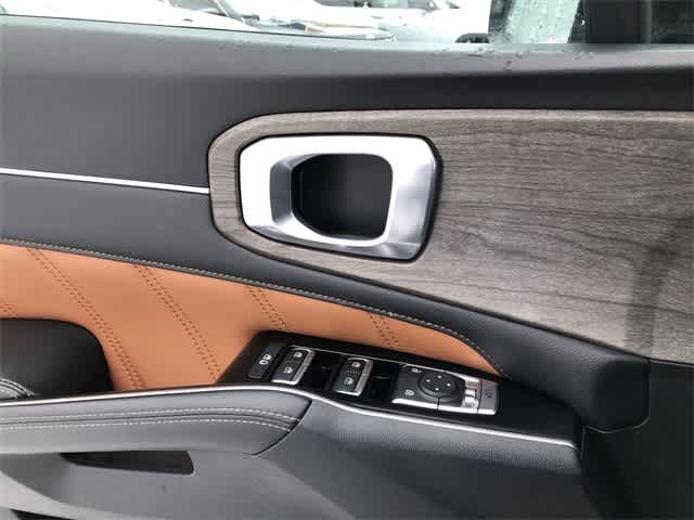 Thumbnail: 2021 Kia Sorento - 23