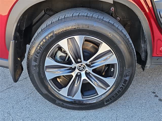 Thumbnail: 2022 Toyota Highlander - 14