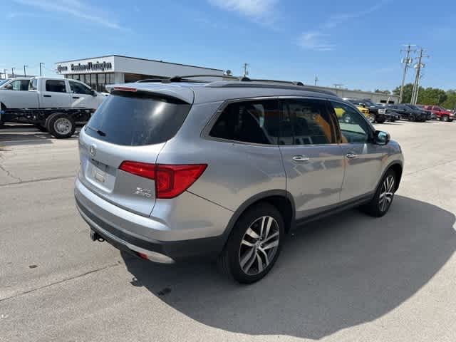 Thumbnail: 2017 Honda Pilot - 22