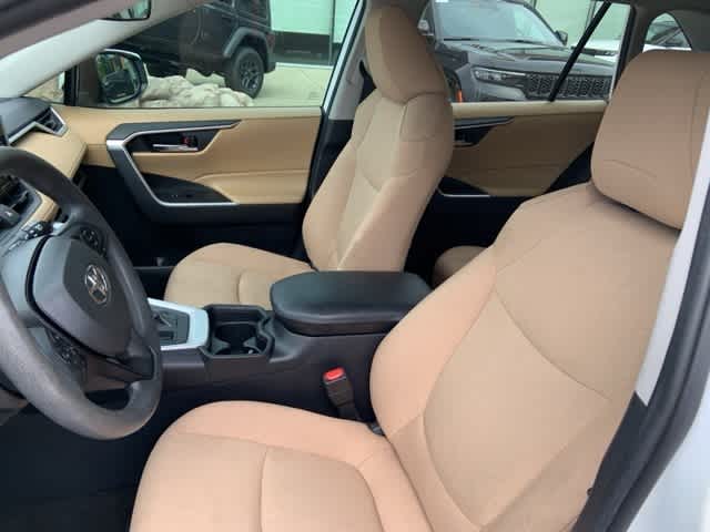 Thumbnail: 2019 Toyota RAV4 - 4