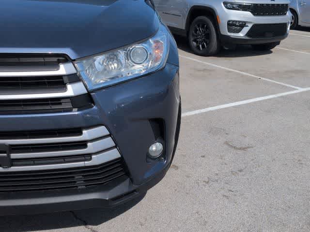 Thumbnail: 2019 Toyota Highlander - 11