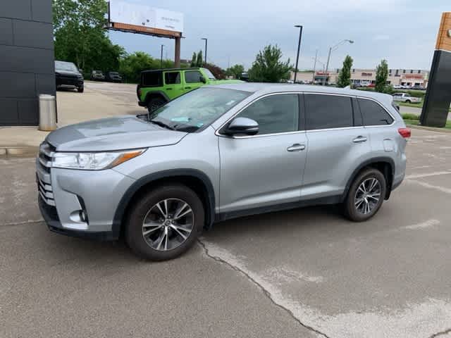 Thumbnail: 2019 Toyota Highlander - 10