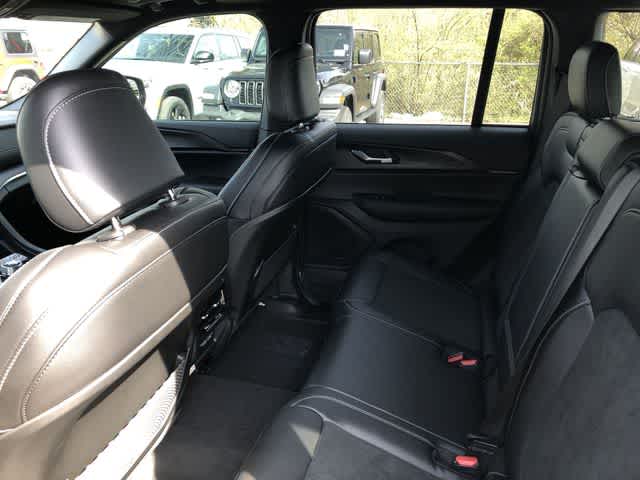 Thumbnail: 2025 Jeep Grand Cherokee - 25