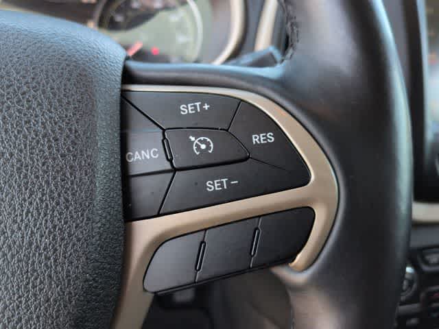 Thumbnail: 2014 Jeep Cherokee - 25