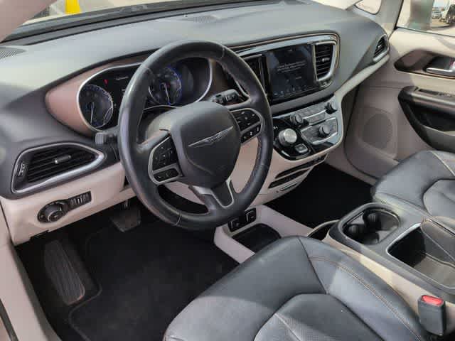 Thumbnail: 2018 Chrysler Pacifica - 10